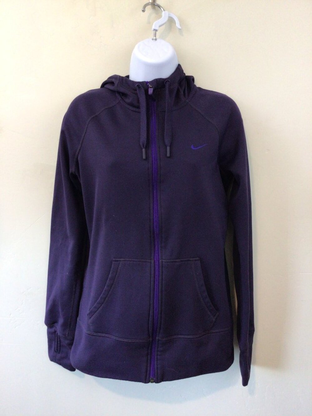 Nike Thermal Fit Zip Up Hooded Jacket with Thumb Holes
